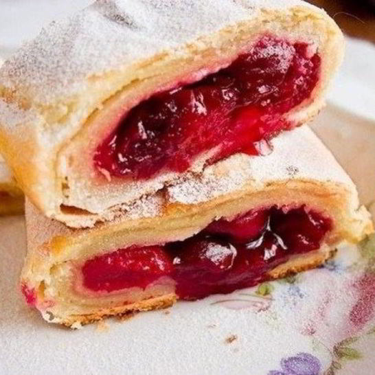 Рецепт австрийского штруделя с вишнями