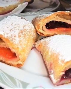 Штрудель абрикосовый из творожного теста