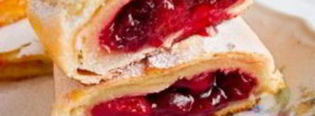 штрудель из творожного теста с вишневой начинкой. Шаг 9