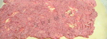 штрудель с мясом из слоеного теста. Шаг 9