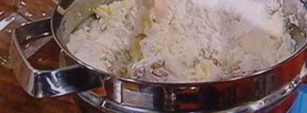 штрудель с начинкой из козьего сыра с виноградом в портвейне. Шаг 4