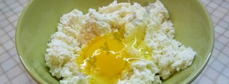 штрудель с творожной начинкой из слоеного теста. Шаг 4