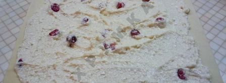 штрудель с творожной начинкой из слоеного теста. Шаг 6