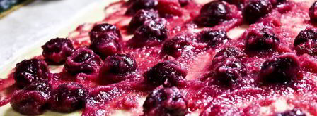 штрудель с вишней из слоеного теста. Шаг 11