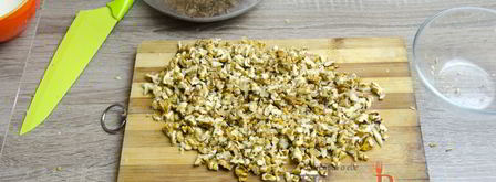 штрудель с яблоками, изюмом и грецкими орехами. Шаг 17