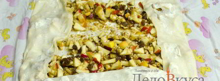 штрудель с яблоками, изюмом и грецкими орехами. Шаг 29