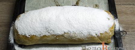 штрудель с яблоками, изюмом и грецкими орехами. Шаг 31