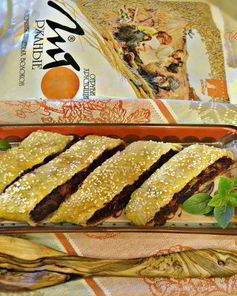 Штрудель со свеклой, сыром и шпинатом