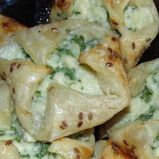 Рецепт слоек из слоеного дрожжевого теста