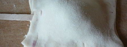 слойки на укус с сыром бри, шелковицей и черносмородиновым джемом. Шаг 9