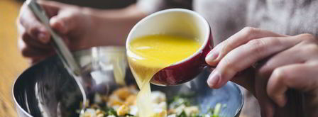 слойки с яйцом и зеленью. Шаг 6