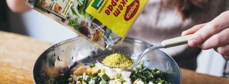 слойки с яйцом и зеленью. Шаг 7