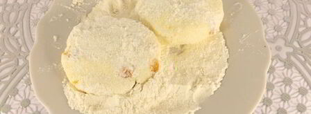 кокосовые сырники с изюмом и курагой. Шаг 5