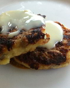 Легкие сырники с бананами и сухофруктами