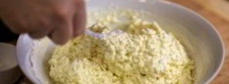 нежные сырники из творога. Шаг 7