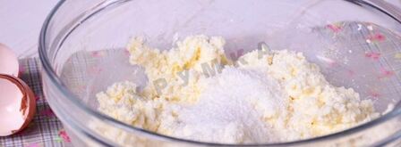 сырники с кокосовой стружкой и сгущенным молоком. Шаг 4