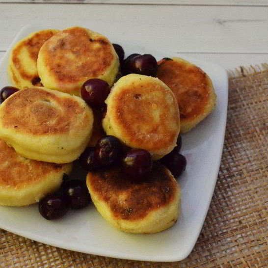 Рецепт сырников с вишней