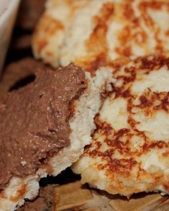 Ванильно-апельсиновые сырники с ореховой пастой