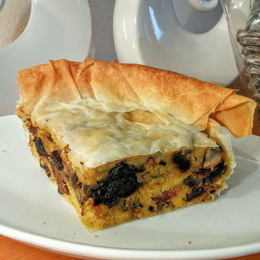 Картофельно-грибной торт с черносливом