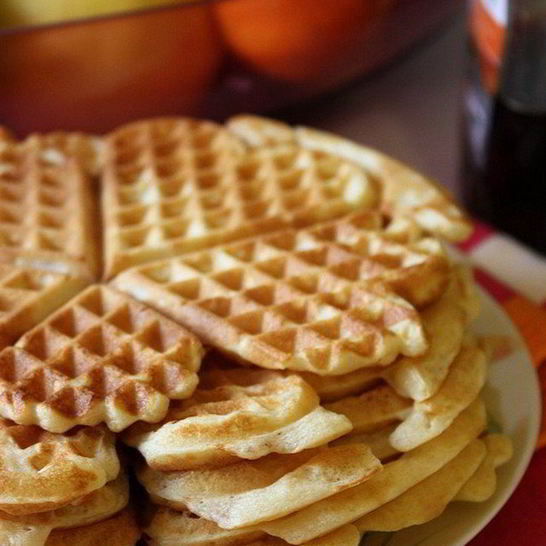Рецепт дрожжевых вафель на завтрак