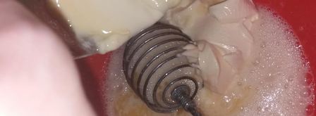 вафельные трубочки с мороженым и малиновым джемом. Шаг 4