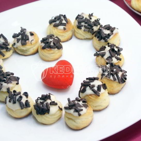 Рецепт профитролей с кремом поцелуй