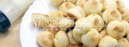 профитроли с кремом поцелуй. Шаг 10