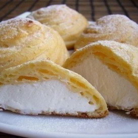 Рецепт сладких профитролей со сливочной начинкой