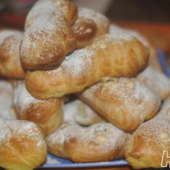 Рецепт эклеров со взбитыми сливками и сгущенкой