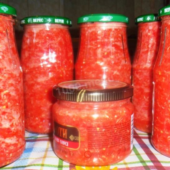 Рецепт сырой аджики с хреном и помидорами на зиму