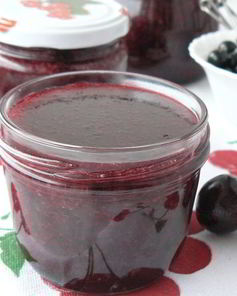 Джем из черной смородины с вишней и яблоком