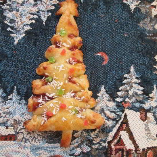Рецепт елочки с джемом из творожно-слоеного теста
