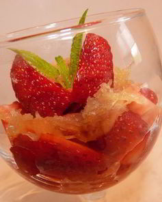 Клубника с имбирным джемом