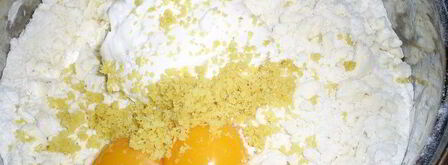 слоистые лимонные рулетики с джемом и орехами. Шаг 3