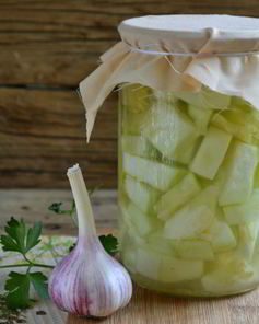 Кабачки в чесночном соусе на зиму