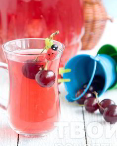 Компот из вишни