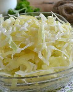 Капуста, маринованная с перцем и луком