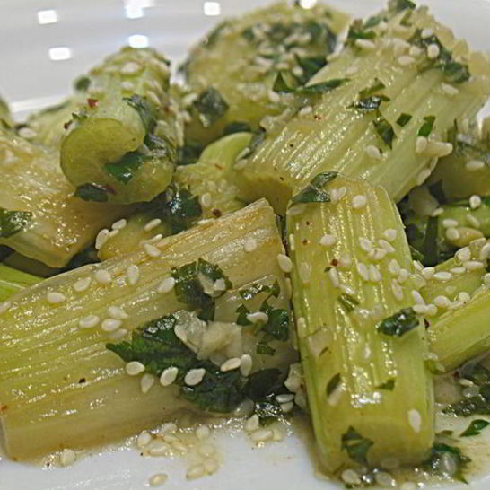 Рецепт пряного маринованного сельдерея в меду