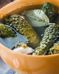 Малосольные огурчики с хреном