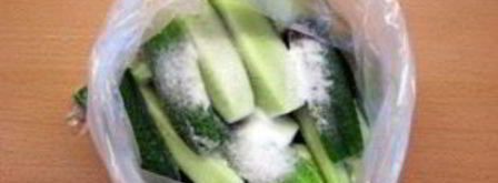 малосольные огурцы в пакете. Шаг 4