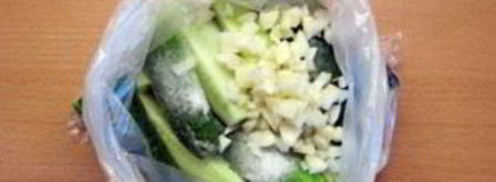 малосольные огурцы в пакете. Шаг 6