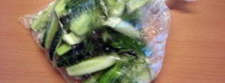 малосольные огурцы в пакете. Шаг 8