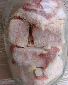 Сало в банке для длительного хранения