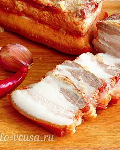 Сало в луковой шелухе в мультиварке