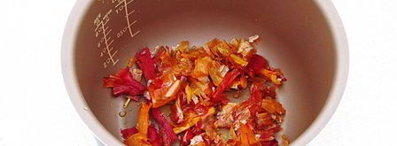 сало в луковой шелухе в мультиварке. Шаг 4