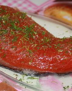 Слабосоленая форель с приправами