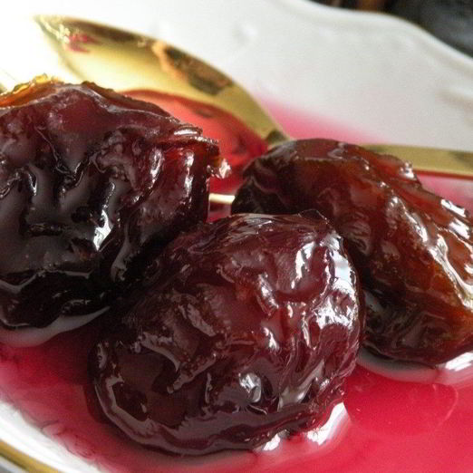 Сливовое варенье с косточками