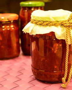 Сливовое варенье с орехами в коньяке