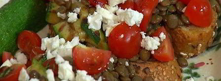 брускетта с чечевицей, фетой и цукини. Шаг 12