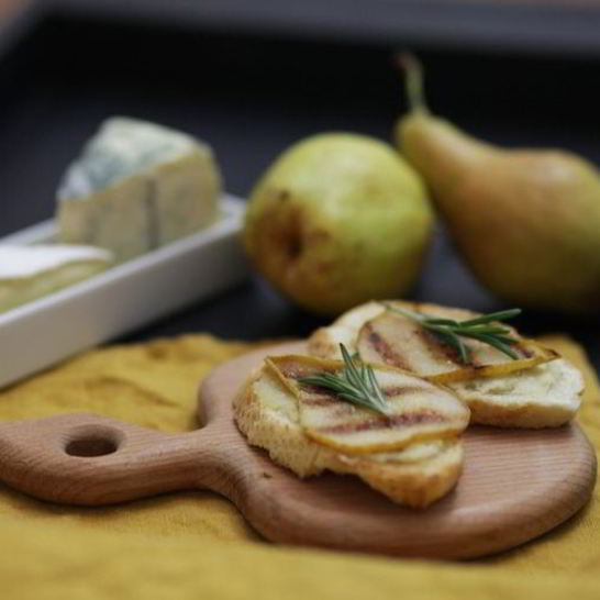 Рецепт брускетты с грушей